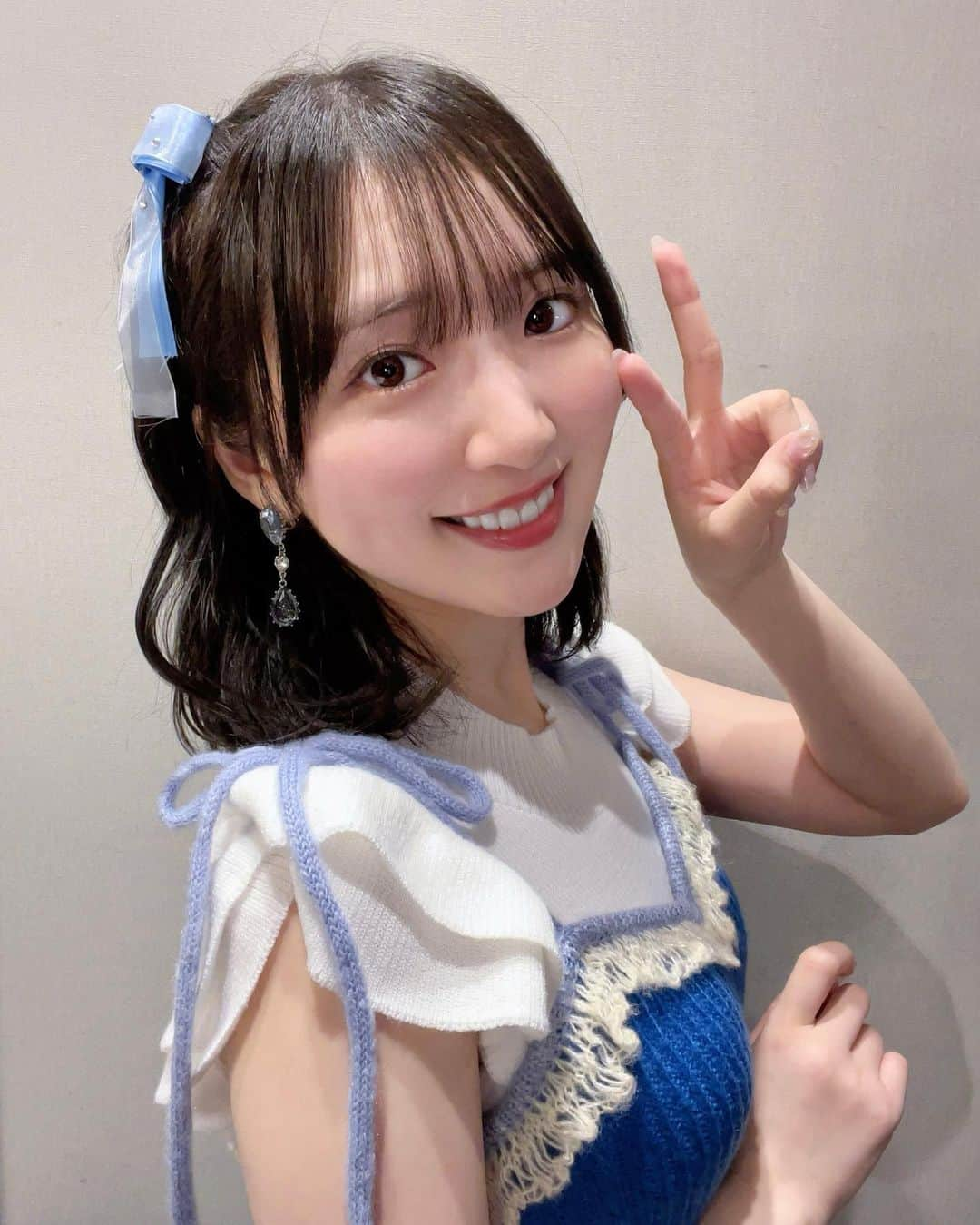 豊田萌絵のインスタグラム：「花音衣装🪼🩵🩵  #バンドリ #ガルパ #ハロハピ」