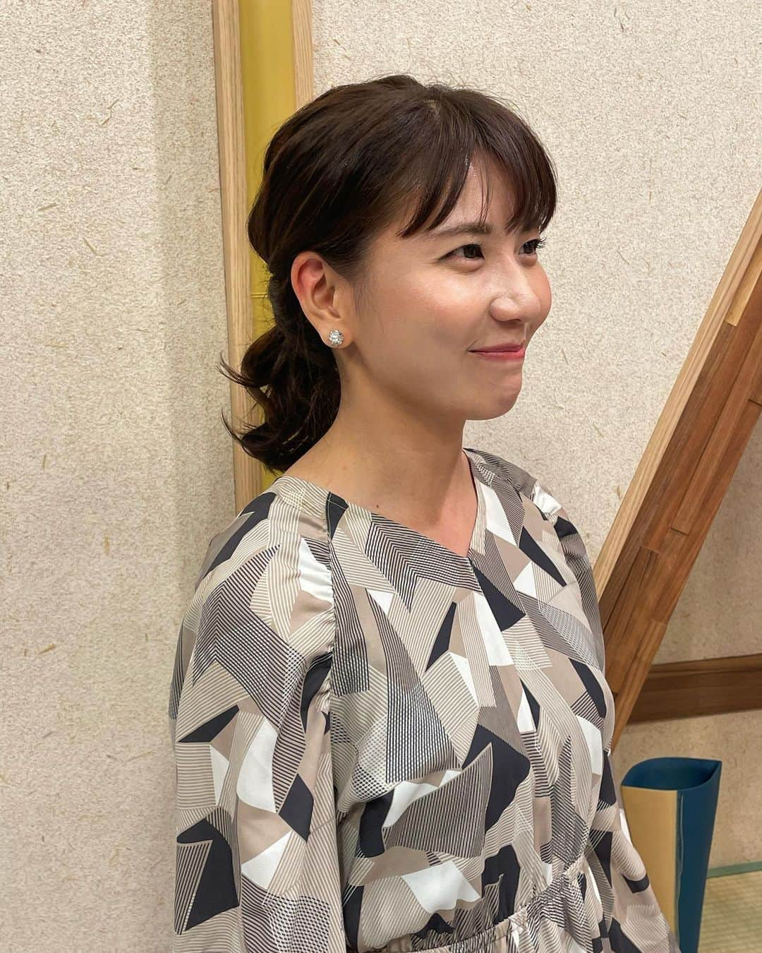 東條麻依子さんのインスタグラム写真 - (東條麻依子Instagram)「プライド衣装とヘアメイク🍇 秋めいてきました🍁 . 👗Te chichi  💇‍♀roijir   #衣装#テチチ#roijir#アナウンサー #プライドせとうち経済のチカラ#東條麻依子#女子アナ#インスタ#instagood #instagram #instalove#instafashion #hair #hairstyle#fashion#岡山#香川 #秋コーデ」9月10日 22時12分 - maiko_tojo