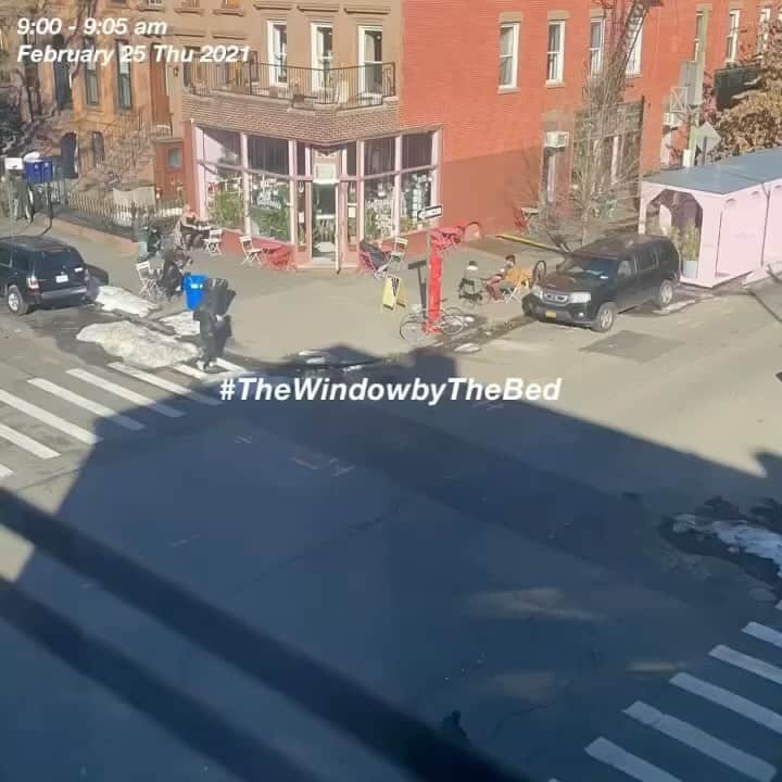 shinichitsutsuiのインスタグラム：「@thewindowbythebed: The window I look out first thing in the morning  #TheWindowbyTheBed」