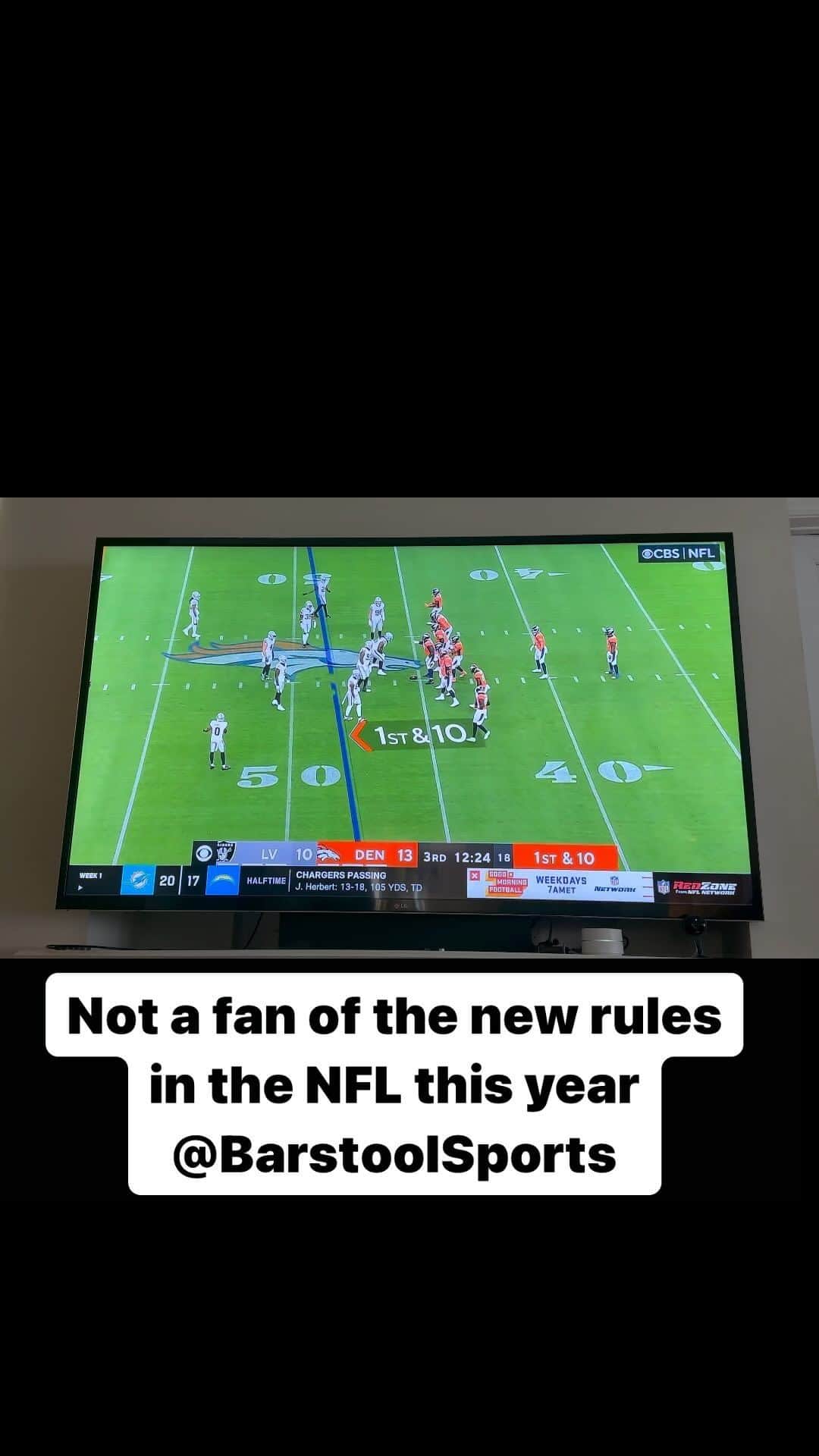 のインスタグラム：「Not a fan of the new rules in the NFL this year!!!」
