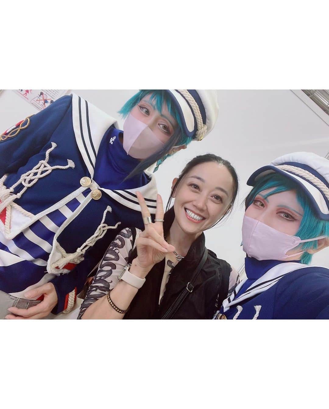 浅川悠のインスタグラム：「JBF2023💍✨❤️📚 ◯万円がアッという間に宝に変わった💸😇 コスプレイヤーさん→ Twitter: Mermaidtwins2」