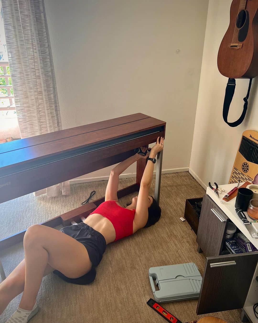 のインスタグラム：「really just exposing myself as an outfit repeater w these last few posts」