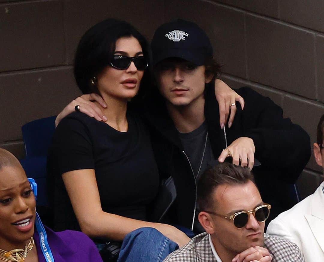 Just Jaredさんのインスタグラム写真 - (Just JaredInstagram)「Kylie Jenner and Timothee Chalamet were seen flaunting some cute PDA while sitting in a private box suite at the U.S. Open men's finals on Sunday. We have even more photos at the LINK IN BIO! #KylieJenner #TimotheeChalamet #USOpen Photos: Getty」9月11日 8時54分 - justjared