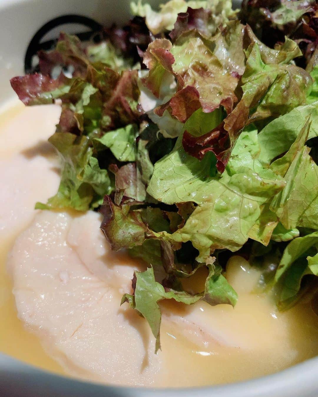 美郷あきさんのインスタグラム写真 - (美郷あきInstagram)「【バースデーライブ後夜祭】  生配信観てくれたみんな チャット参加してくれたみんな どうもありがとうございました☺️ 少しライブの音も聴けたりそうでなかったり👀 楽しんでもらえていたら嬉しいです🎀  9/2に開催しました バースデーライブ〜ゲームソングコレクション〜のライブ映像を観ながら 裏話や色々お話ししました🤭 あのアクシデントについてもたっぷりと。。。🙇‍♀️  あんなことやこんなことを。。  新しいお知らせもさせていただきました🤶🎤  アーカイブもありますので何度でも良ければお時間ある時にご覧になってくださいね👀 https://youtube.com/live/6LsQwHbjeOY #circus さんスタジオから🌸  いつもありがとう♡  最後に #シメの一杯 #ラーメン  #美味しくいただきました 🍜  #美郷あき #生配信 #YouTube #いつもありがとう #いつもありがとうございます #ゲーソン #あんなことやこんなこと  #裏話  #乾杯」9月11日 9時00分 - misatoaki