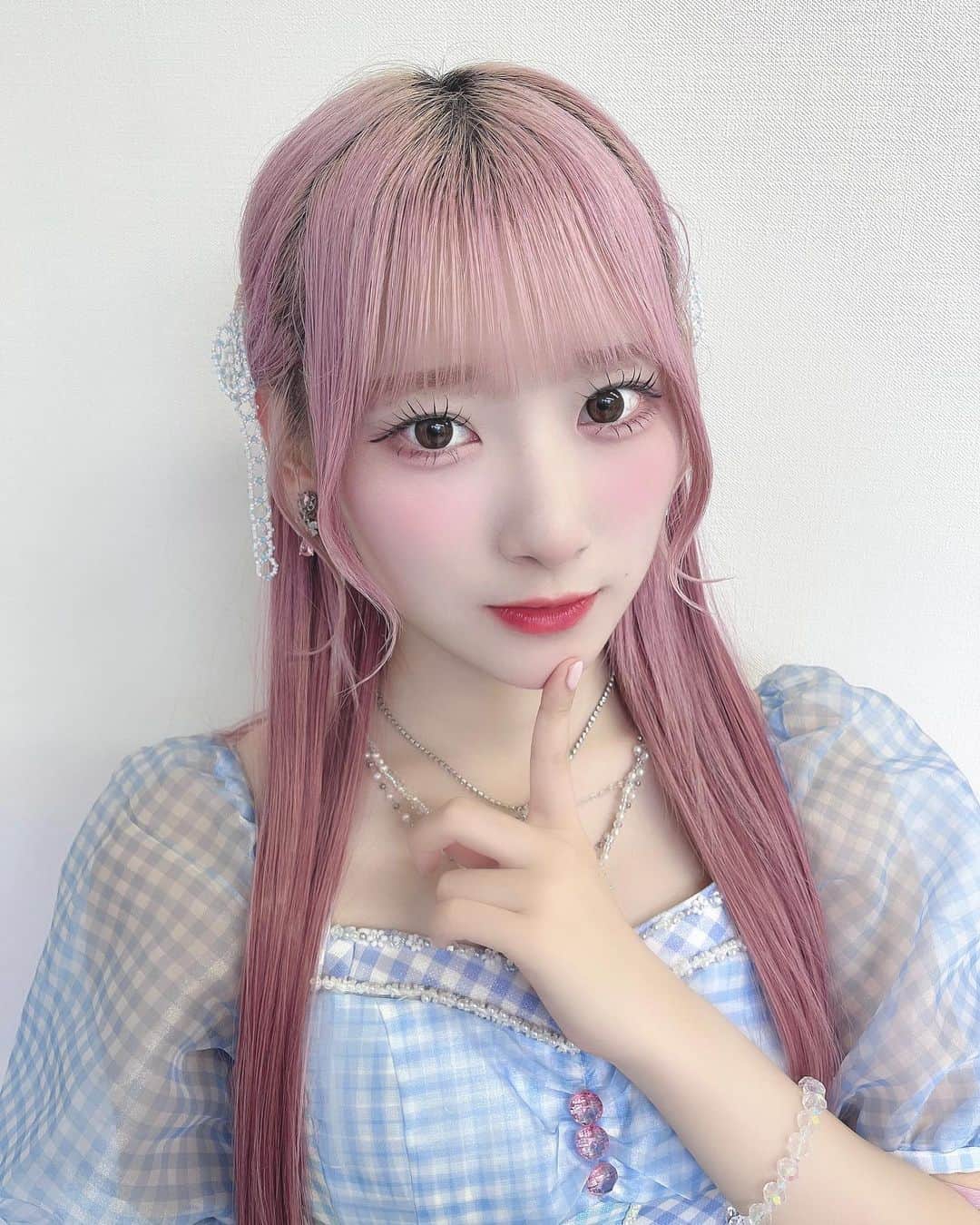 齋藤樹愛羅のインスタグラム：「♡    スーパーロングハーフアップ🎀♡ 可愛い長い髪の毛(TT)      スペイベin名古屋、14thのイベントに来てくれた方ありがとう～！！   すっごく楽しかったし、14thたくさん思い出作れました💖   15thシングルも、頑張ります！！ よろしくね🤝🏻💞          さなつんとまいかちゃんとのツーショ載せ忘れた～！！😵‍💫」