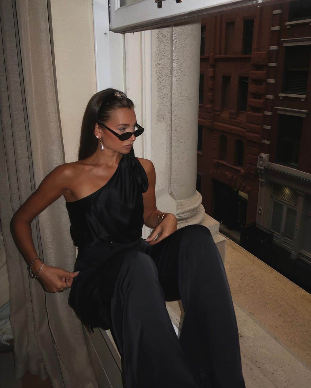 We Wore Whatのインスタグラム：「nyc felt so alive this week, minus the traffic, we’re back baby 🖤 [wearing @ramybrook]」