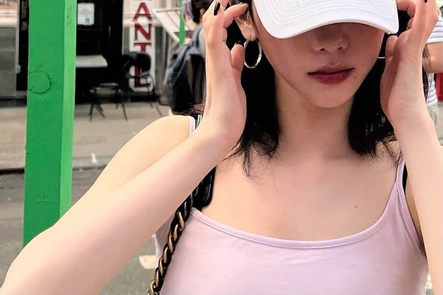 KARINAのインスタグラム：「NYC🦖」