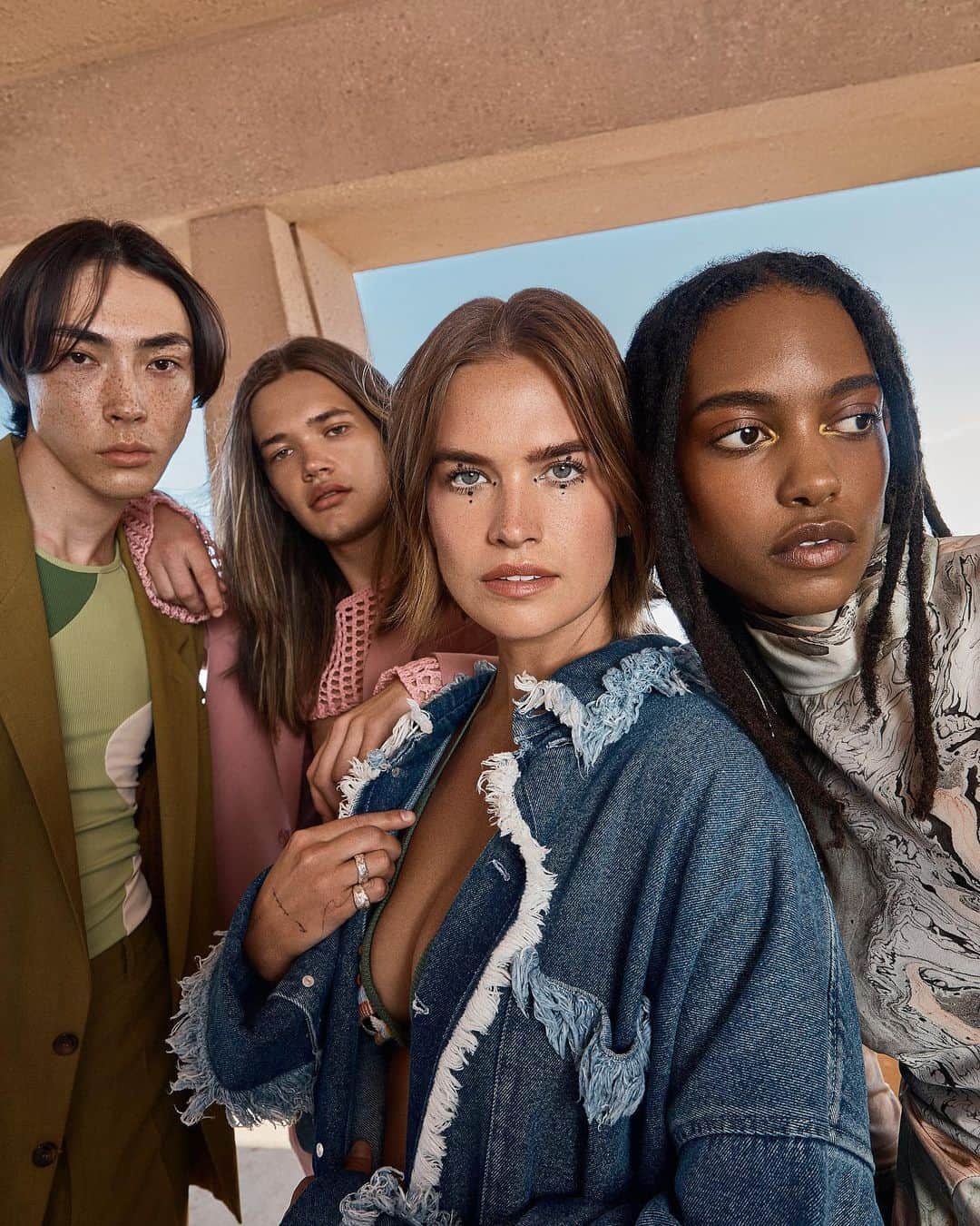 ストーミ・ヘンレイのインスタグラム：「Harper’s Bazaar Vietnam ‘23  It’s finally out!!! Yay!! This was the most gorgeous day ever with the coolest people and the best team✨ @bazaarvietnam  @dalit_gwenna @mathildebresson @sara_paulsen @cedricjolivet @the.goldhorse @jennifermassaux   @hazelhager_ @ebony.francisco @canicopythis and me🌝  @photogenicsla」