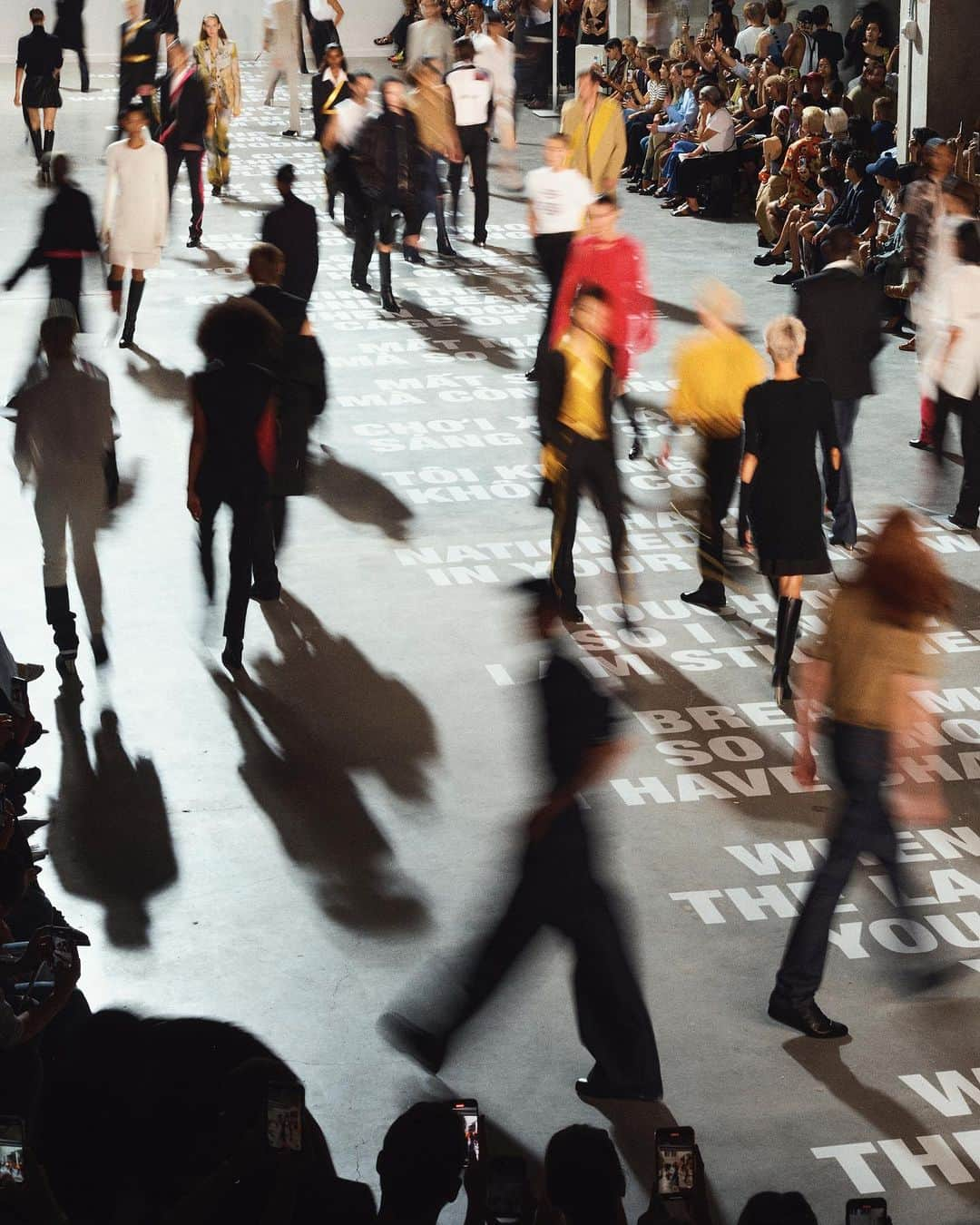 ヘルムート ラングのインスタグラム：「Finale at Helmut Lang S/S 2024 Photographed by Justin Leveritt」