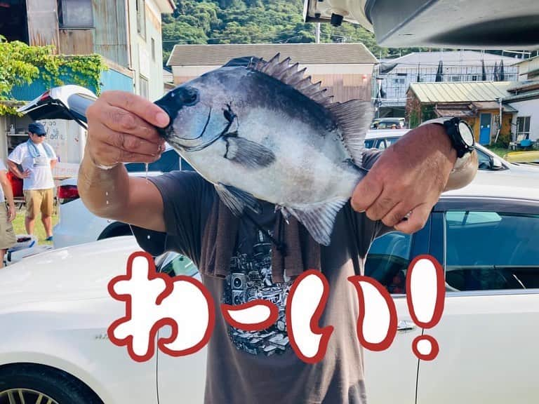 長田悠幸さんのインスタグラム写真 - (長田悠幸Instagram)「横須賀走水で40cmのアジ！（釣った）とタイ！（もらった）」9月11日 0時40分 - osaraufo