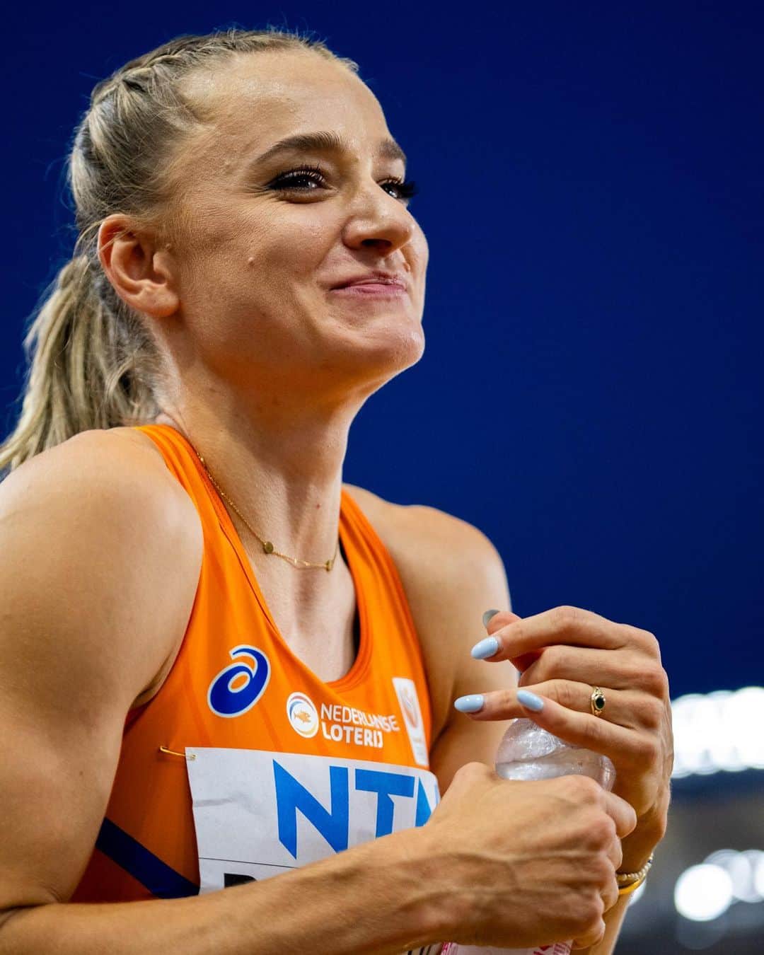 リサンネ・デ・ウィッテのインスタグラム：「First birthday as a Dog Mom and World Champion! 🥳 Thirties are treating me well xx」