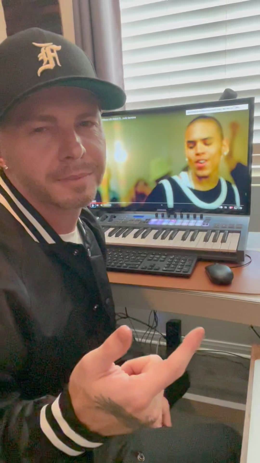 Spinnin' Recordsのインスタグラム：「Early 2k vocal sample 🤝 house music   Check out @cheyennegiles - Run It (All Night), OUT NOW.」
