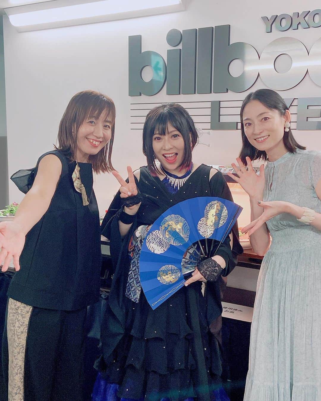 松本英子のインスタグラム：「鈴華ゆう子ちゃんsoloのBillboard🎶  和✖️JAZZめちゃカッコ良くて、またまた惚れ直しました✨✨✨  歌のPower、ゆこりんの人柄の良さ、耳福なバンマス🎹たまちゃんのアレンジ&バンドの演奏、、、全てが最高。  大阪Billboard公演も決まったそうで、是非みんなに観て欲しい〜💙  https://yuko-suzuhana.com/contents/668394  #鈴華ゆう子  #広田圭美  #billboard  #YOKOHAMA #JAZZ #和」