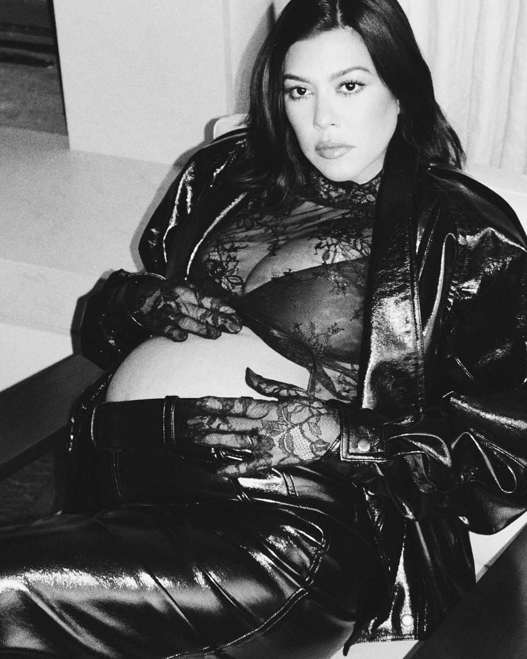 コートニー・カーダシアンのインスタグラム：「pregnancy is so empowering.」