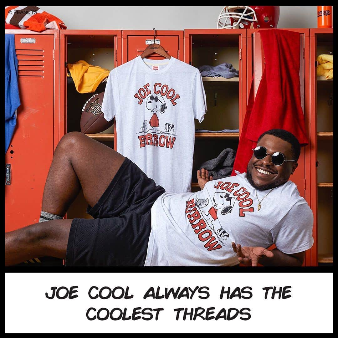スヌーピーさんのインスタグラム写真 - (スヌーピーInstagram)「Before a big @Bengals game, Joe Cool likes to hang around the locker room in the coolest threads. What's Joe's latest QB fit? A new look for everyone's favorite cool guy: Joe Burrow!   Rep the coolest exclusive addition to the @HOMAGE NFL player collection. Also available in youth! #NFL #WhoDey」9月11日 1時31分 - snoopygrams