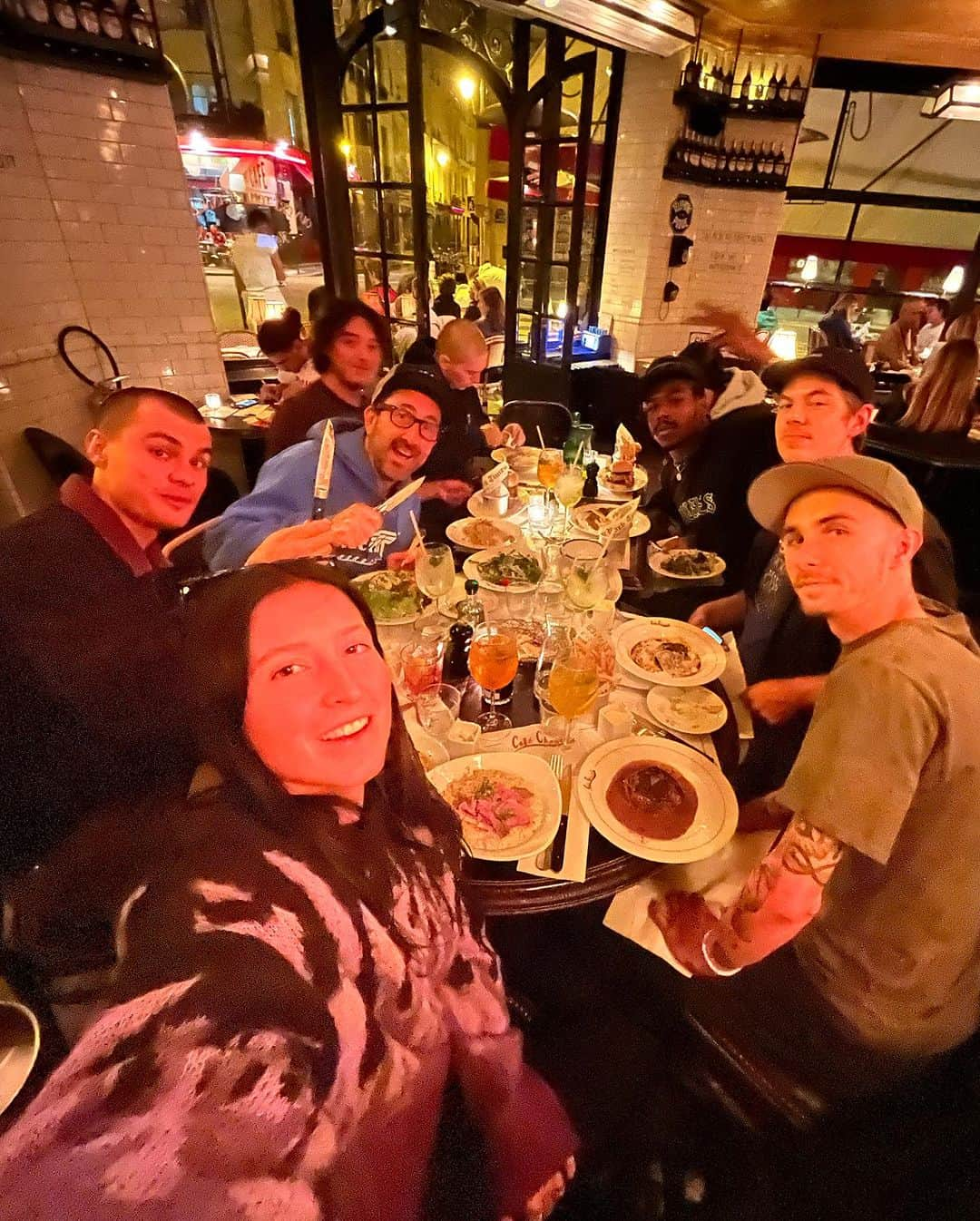 ニコル・ハウゼさんのインスタグラム写真 - (ニコル・ハウゼInstagram)「Paris & Lyon 🍷🍽️🇫🇷 @realskateboards」9月11日 1時31分 - nicolehause