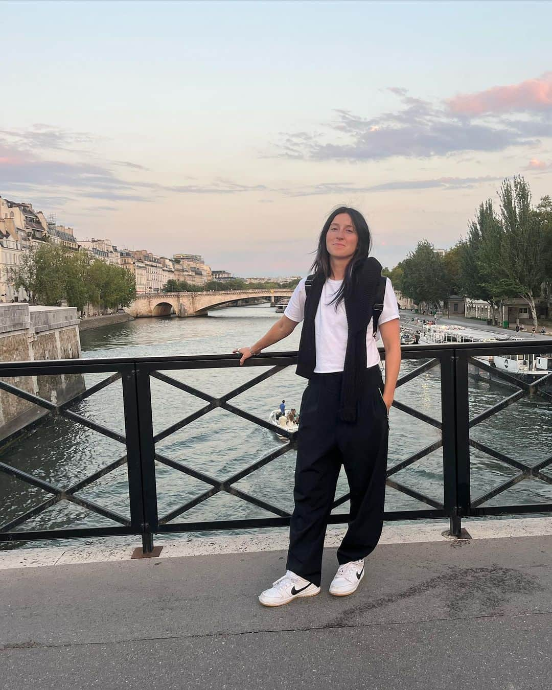 ニコル・ハウゼさんのインスタグラム写真 - (ニコル・ハウゼInstagram)「Paris & Lyon 🍷🍽️🇫🇷 @realskateboards」9月11日 1時31分 - nicolehause