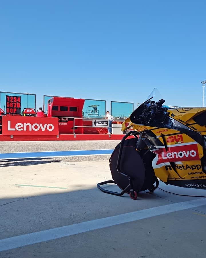 Lenovoさんのインスタグラム写真 - (LenovoInstagram)「Race day at the #SanMarinoGP was nothing short of amazing! Congratulations to @pecco63 for a podium finish and a big shout-out to the @ducaticorse engineers for taking real-time data and enhancing performance on the track 🏆🏍   Learn more about our partnership at the link in our bio. #LenovoDucatiTeam」9月11日 1時37分 - lenovo