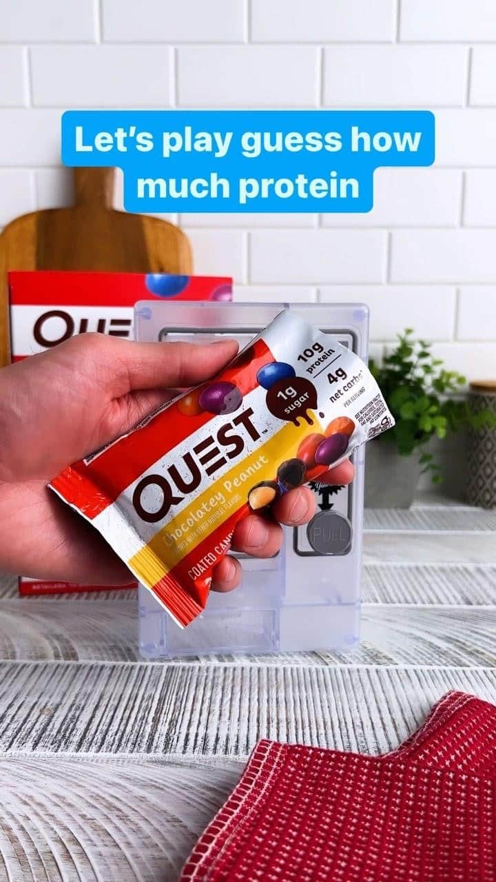 questnutritionのインスタグラム：「GUESS how many of grams of protein are in the dispenser!👇 Select correct guesses will get a box of #CoatedCandies 💪🍬 (We’ll drop the answer in a few days) #OnaQuest #QuestNutrition #QuestCandy」