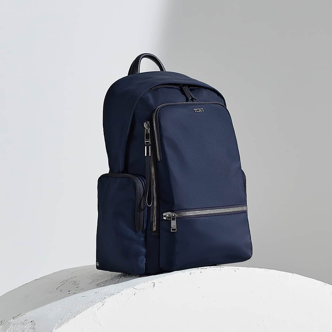のインスタグラム：「Travel in Tranquility with the Celina Backpack in a calming and serene indigo shade.   #TUMI」