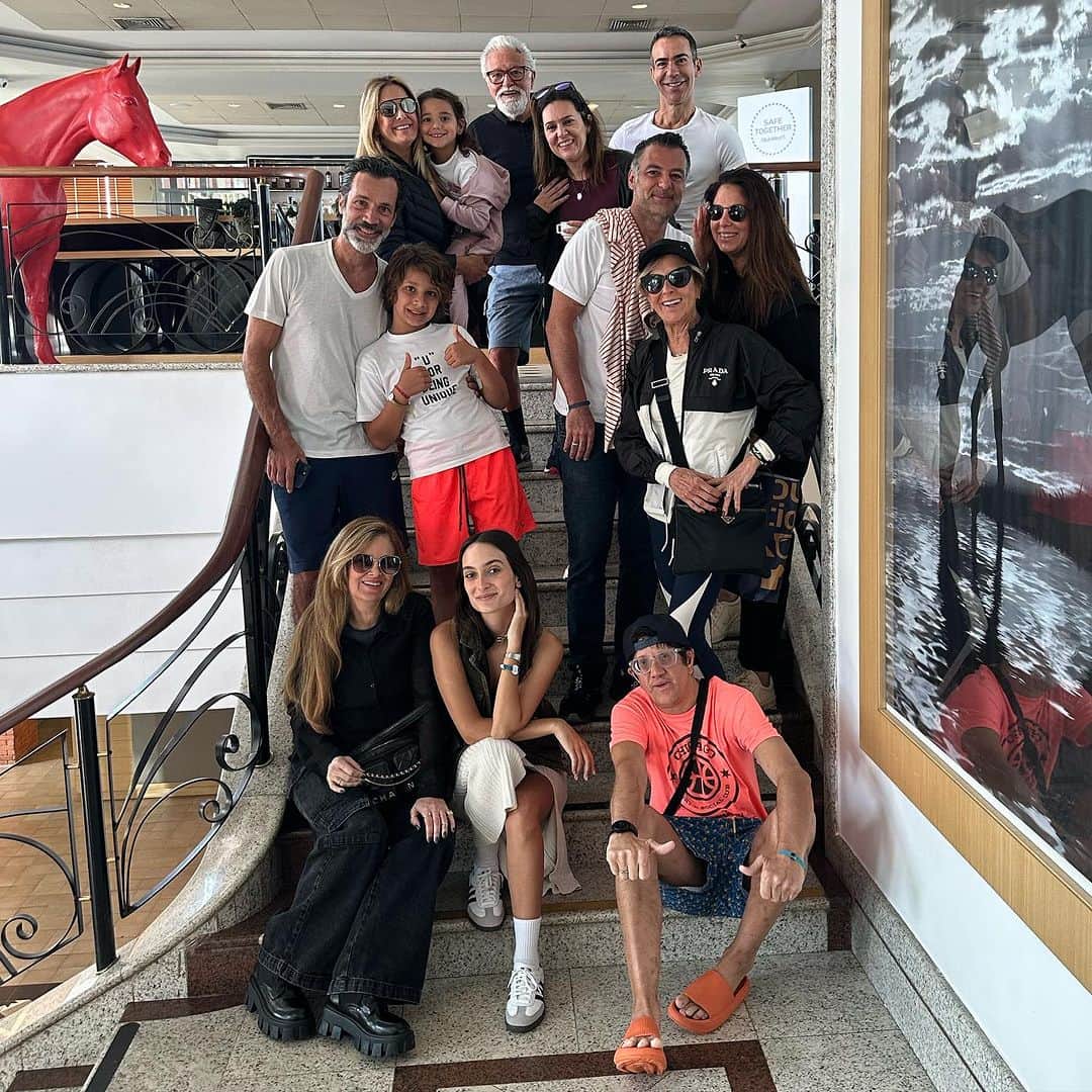 Tic iPinheiroのインスタグラム：「Amei passar o feriado com vcs! Estar com a família é TUDO !!! Amo muitoooooo❤️❤️❤️」
