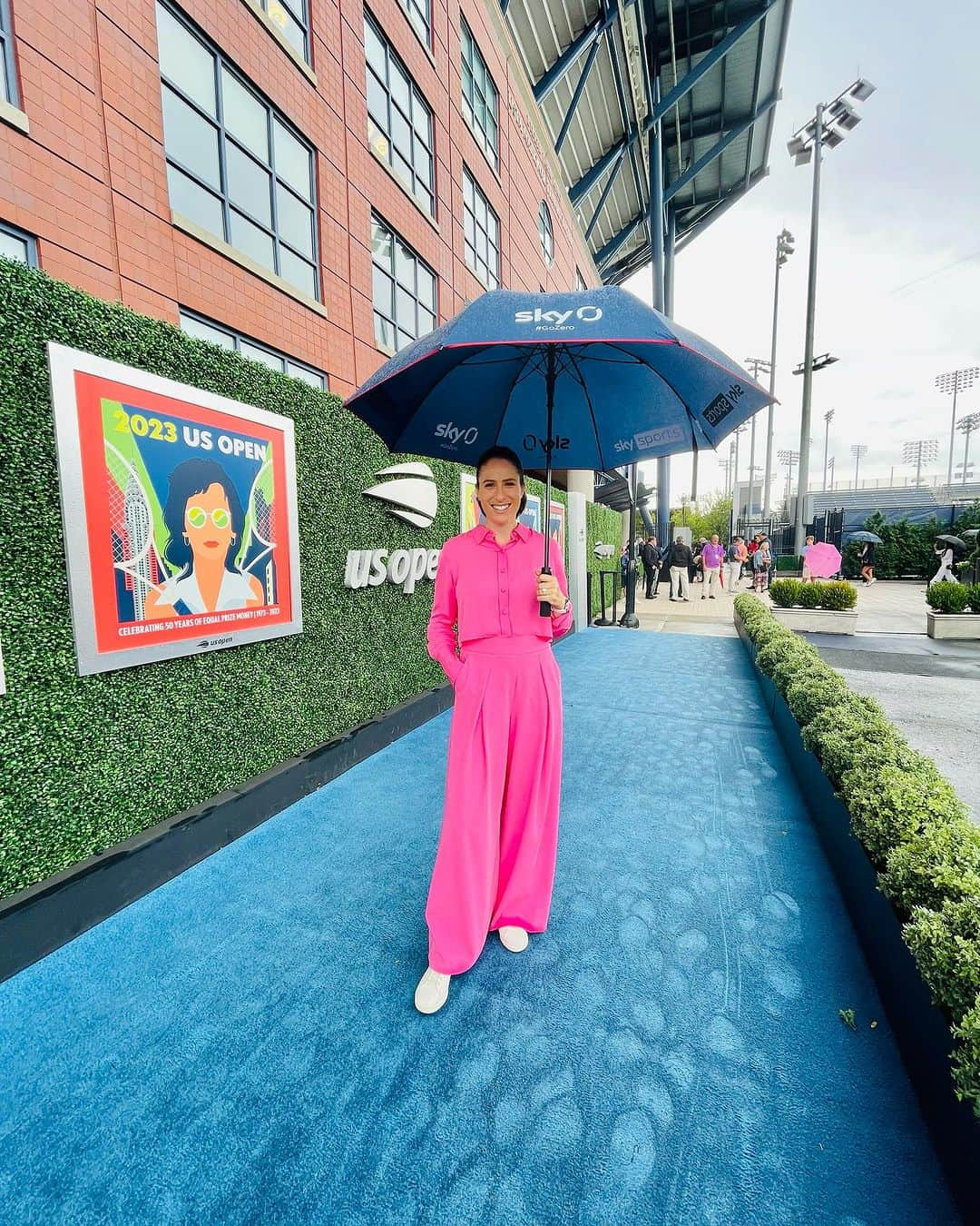 ジョアンナ・コンタさんのインスタグラム写真 - (ジョアンナ・コンタInstagram)「Bringing Barbie vibes for men’s finals day @usopen with @skysports 🇺🇸🙌🎾」9月11日 2時48分 - johannakonta