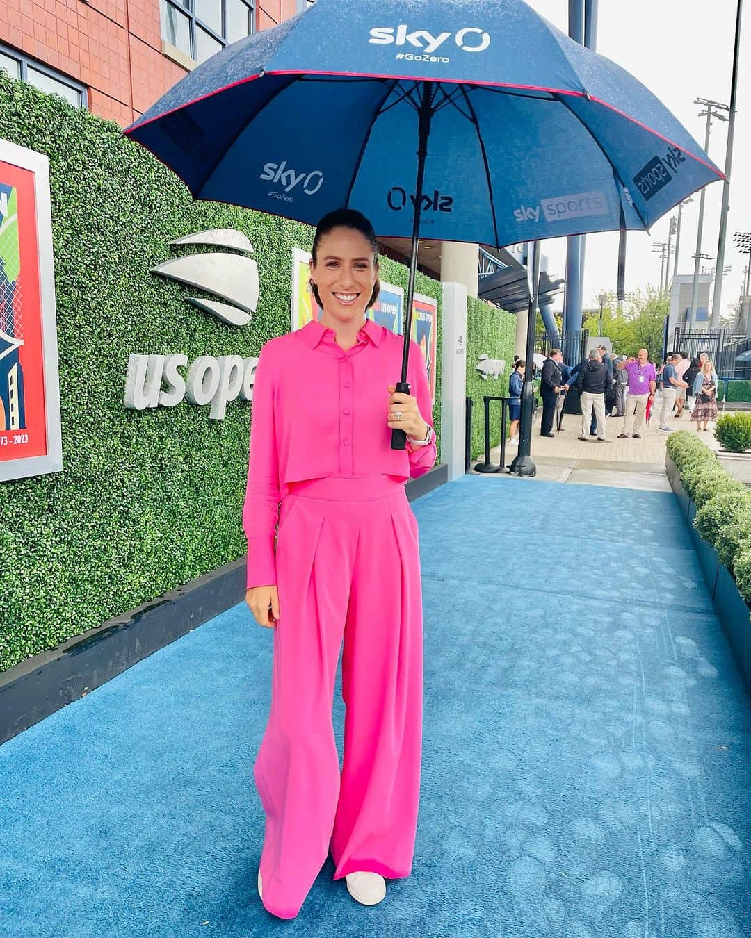 ジョアンナ・コンタのインスタグラム：「Bringing Barbie vibes for men’s finals day @usopen with @skysports 🇺🇸🙌🎾」