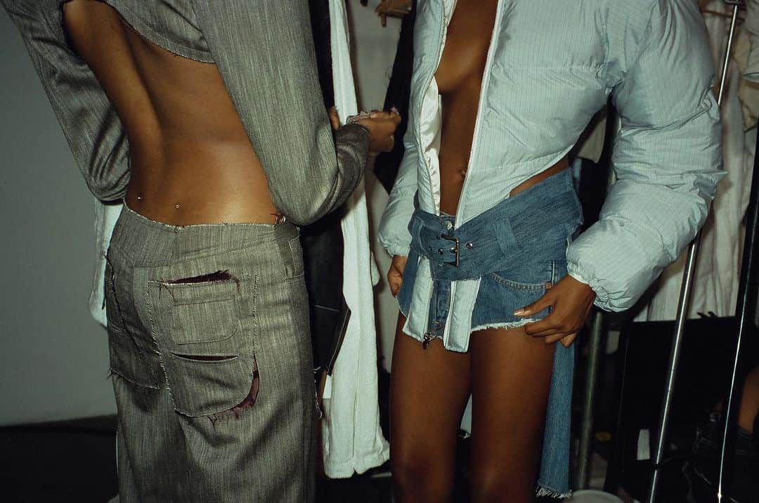 Sami Miroさんのインスタグラム写真 - (Sami MiroInstagram)「Backstage details. Sami Miro Vintage Runway Show SS 2024. Shot by @dievilmot」9月11日 3時11分 - samimiro