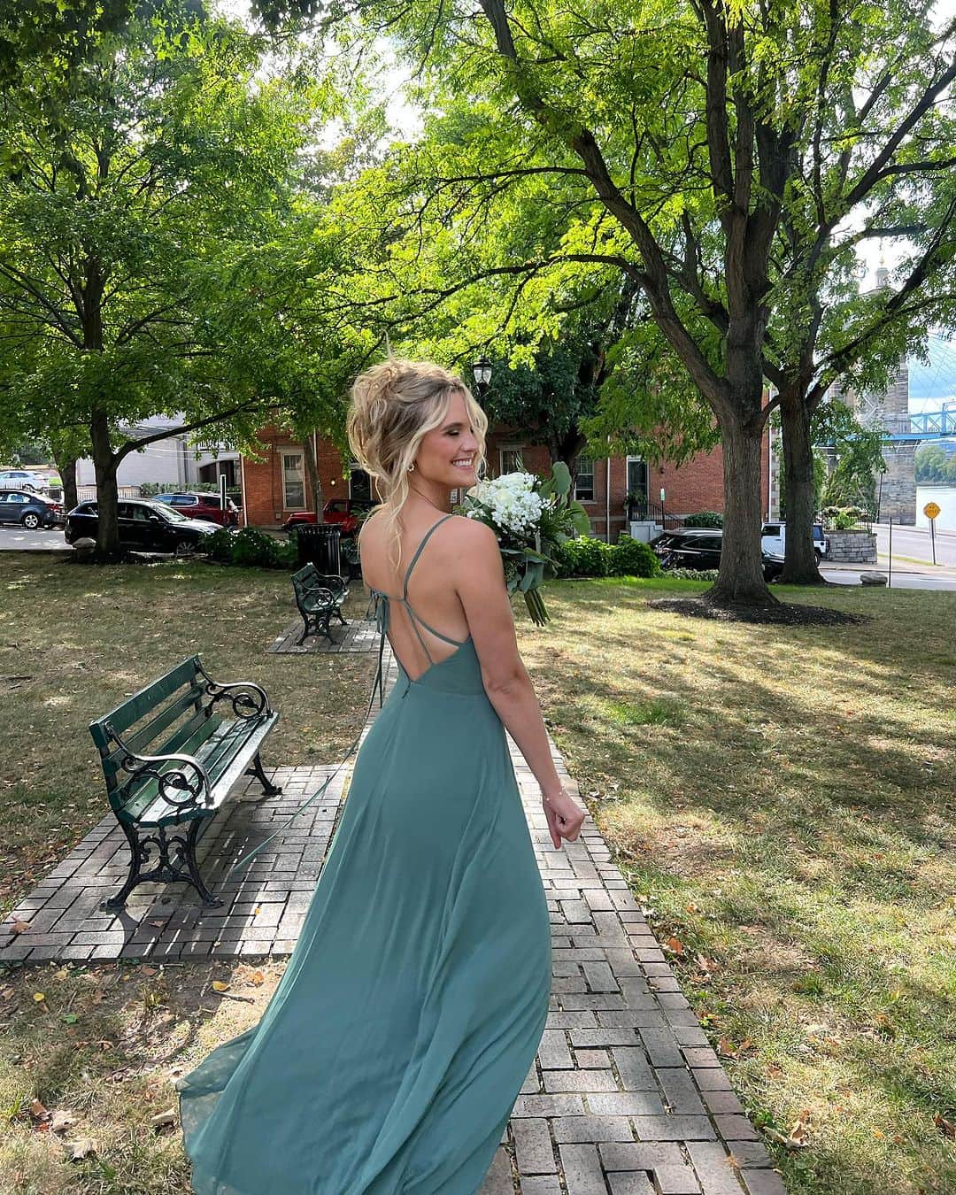 Claire Gerhardsteinのインスタグラム：「A full spin for you guys   Had an absolute blast celebrating my bestie getting married 💛」
