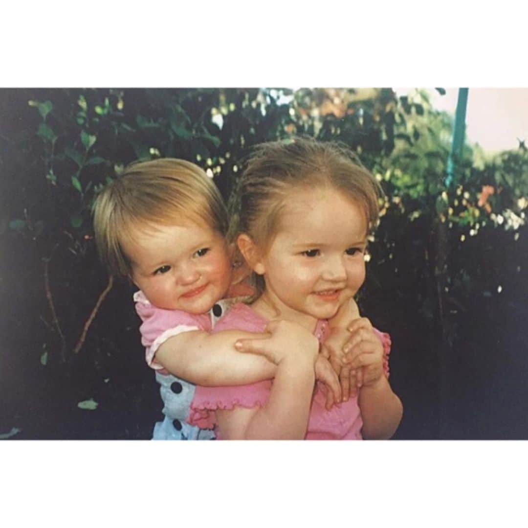 ケイトリン・ディーヴァーのインスタグラム：「ITS MADY DAY. HAPPY BIRTHDAY MADY. Celebrating a quarter of a century with the woman I get to call my best friend. You are one of a kind mady and the world is a much better place with you in it. Thanks for always making me laugh. I love you to the moon, I love you more than you will ever know🌙 Cheers to 25 mad 🥂🍾」
