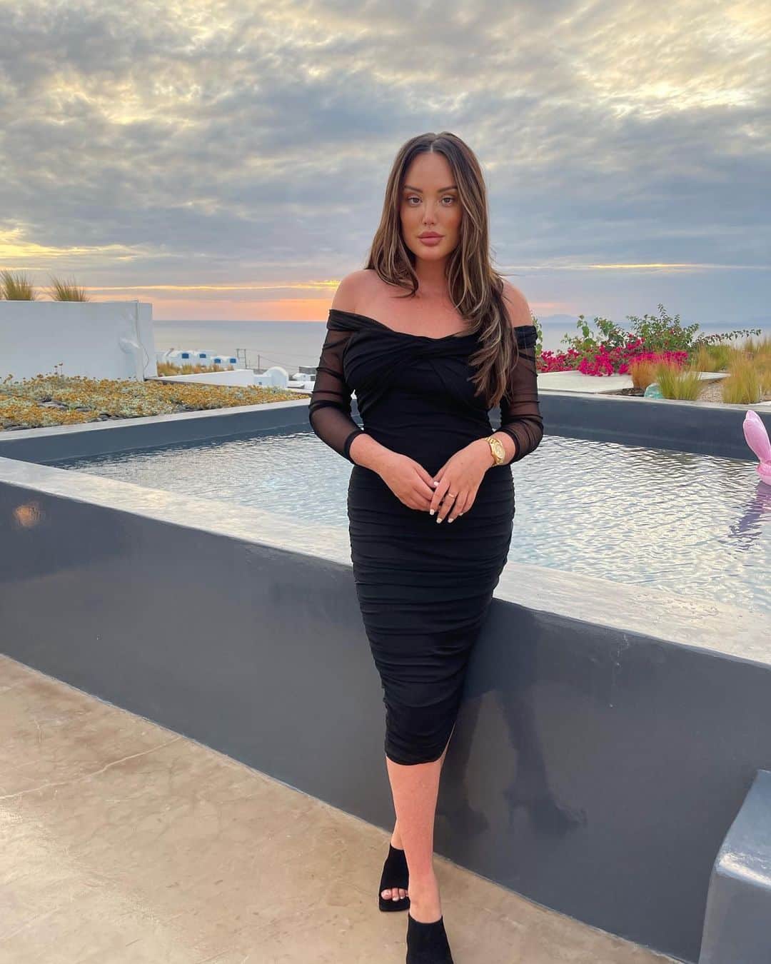 のインスタグラム：「Just a few from all my @inthestyle outfits in the last couple of weeks 😍 From both my old range and my new 💁🏼‍♀️ i miss santorini wahhhhhhhhhh 😩😩😩😩 ad」