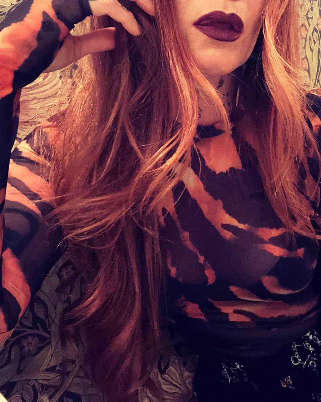 サラ・ハドソンさんのインスタグラム写真 - (サラ・ハドソンInstagram)「have an oyster baby, it's Aphrod-isy….act sleazy! 🦞」9月11日 3時41分 - sarahhudsonxx