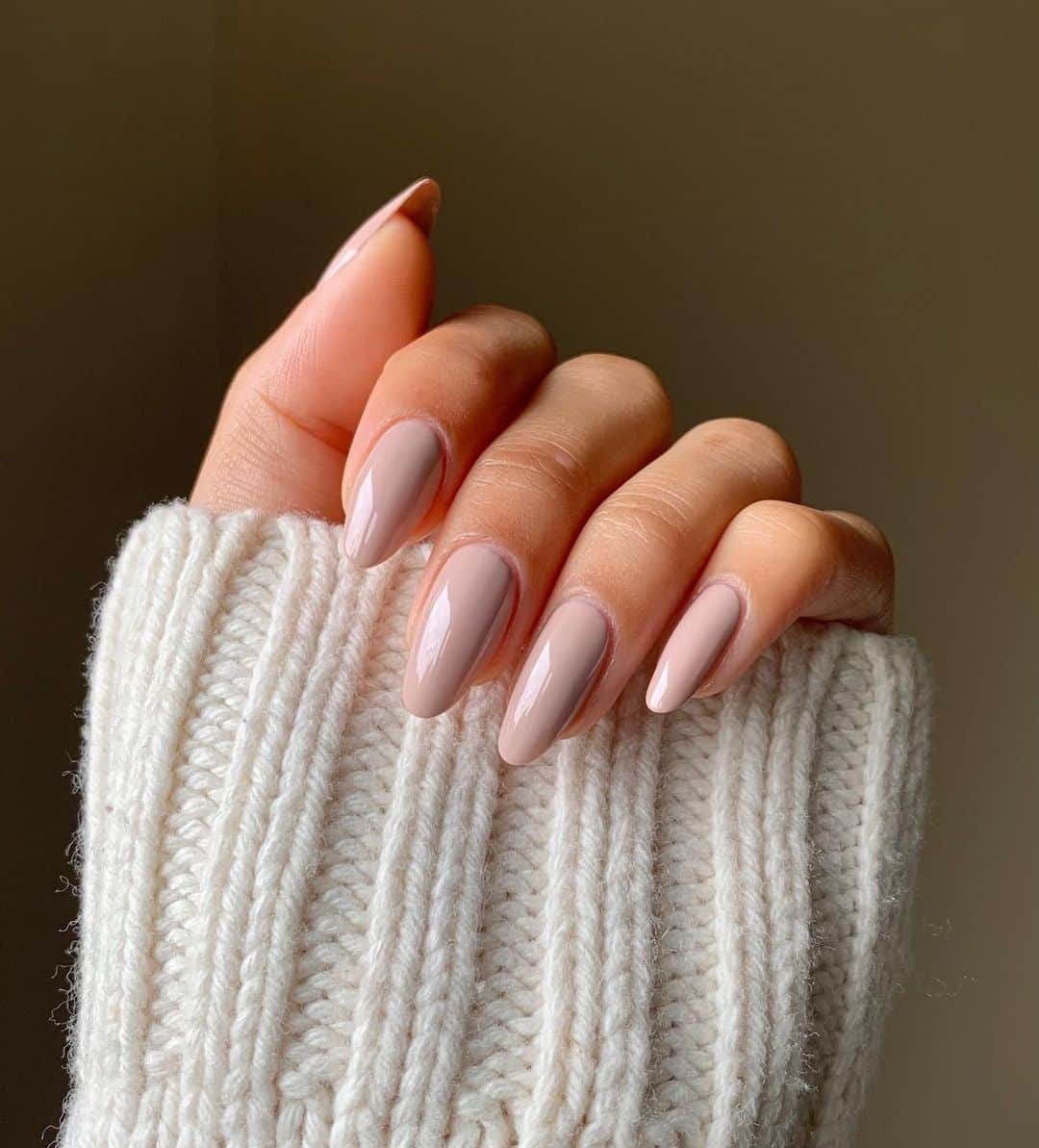 OPIのインスタグラム：「Bare to be strong 💪 @glossytipped protects and perfects in #OPINailEnvy® Double Nude-y. 💅  Swipe for a closer look.   #OPI #OPIObsessed #HealthyNails #NakedNails」