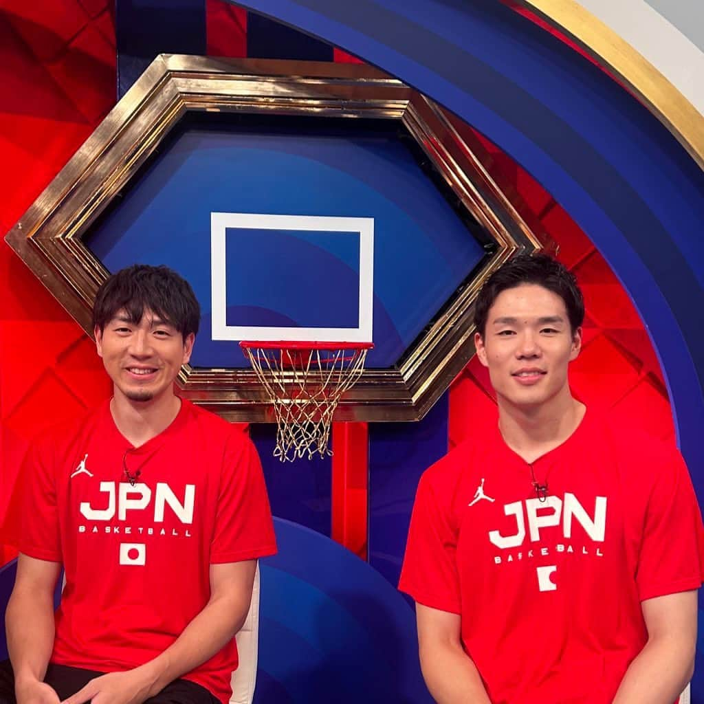 日本テレビ「Going!Sports&News」さんのインスタグラム写真 - (日本テレビ「Going!Sports&News」Instagram)「◾️#バスケW杯 最終日◾️  #Going はバスケW杯決勝戦中継のスペシャルゲスト✨ #比江島慎 選手 と #馬場雄大 選手に決勝の注目選手を聞きました！  2枚目は #小顔効果 #比江島選手  #Going #ゴーイング #バスケワールドカップ #バスケワールドカップ2023  #akatsukijapan🇯🇵」9月11日 4時20分 - going_ntv