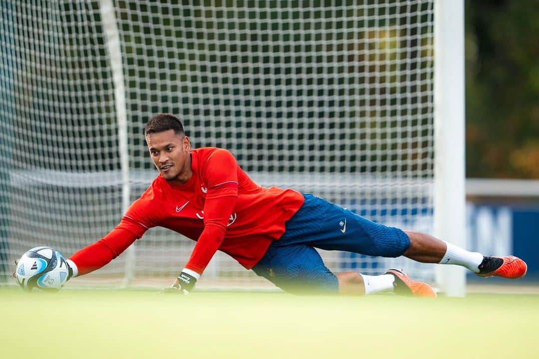 のインスタグラム：「💯 concentré ⚡️🇫🇷 @equipedefrance #FiersdetreBleus #AA23」