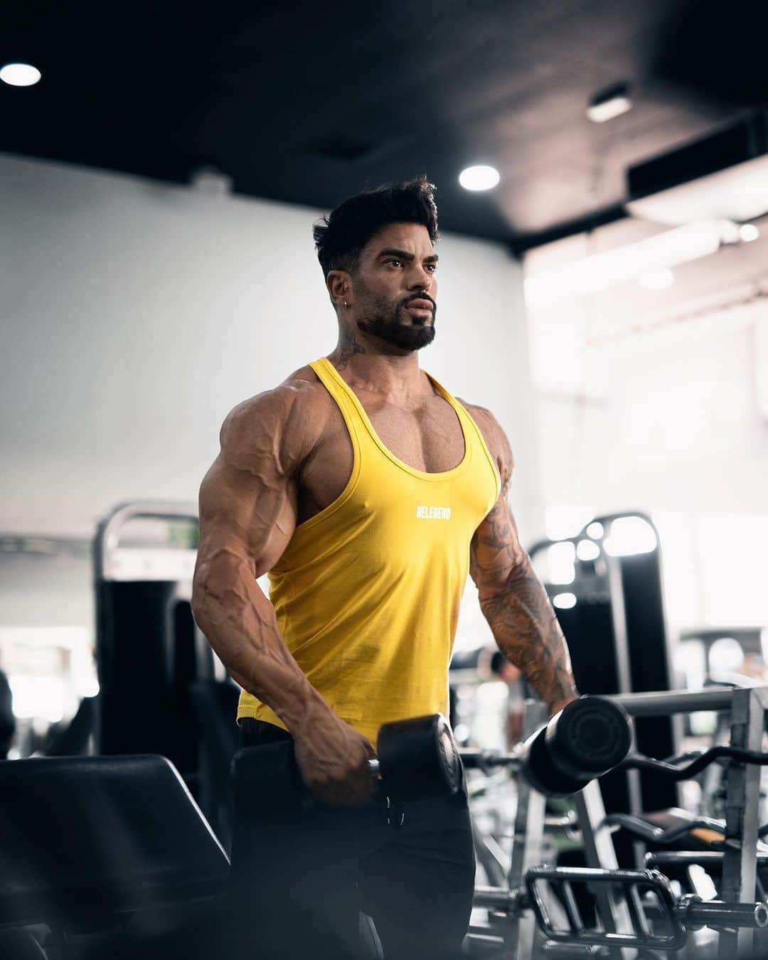 Sergi Constanceのインスタグラム：「NEW Stringers NEO @belegendcollection   Available in 6 colors. The best fabrics & shape for the best workouts💪  #BeLegend #neo #back2routine #workout #traininglifestyle #fitness」