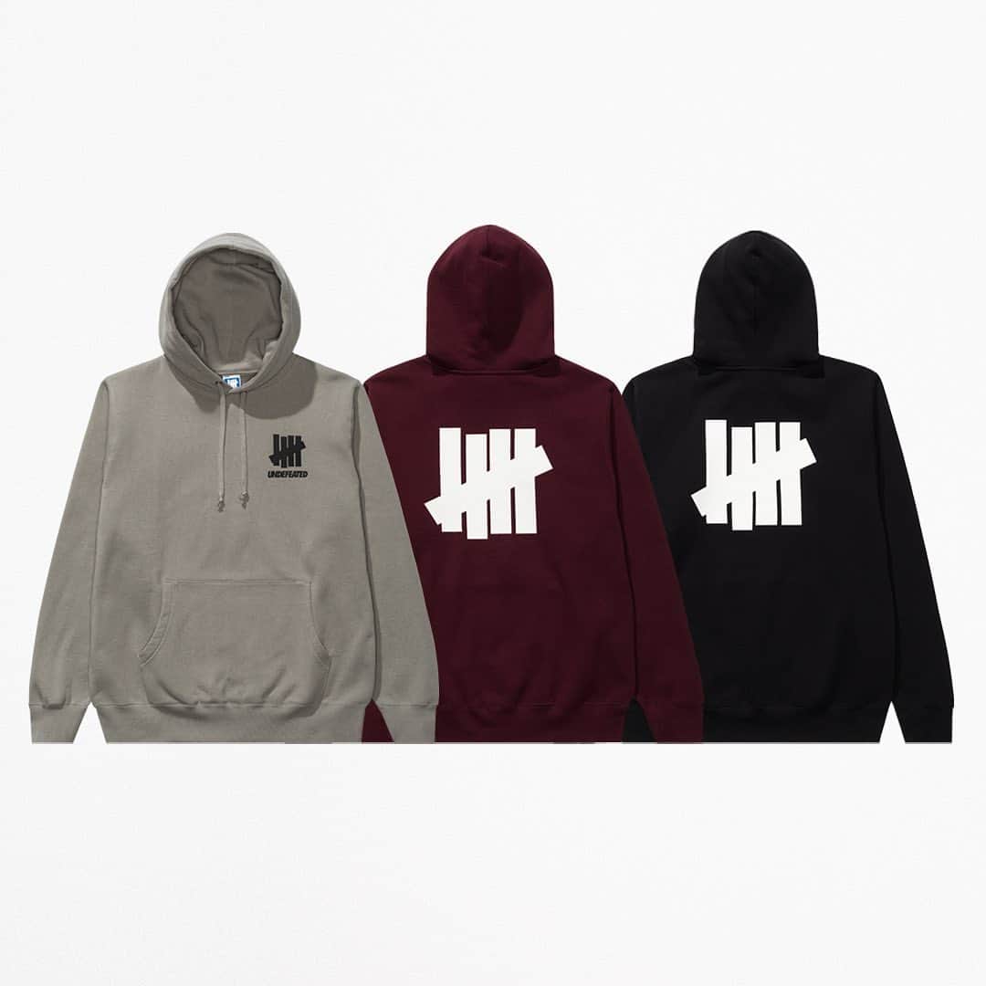 UNDFTDさんのインスタグラム写真 - (UNDFTDInstagram)「A detailed look into UNDEFEATED FALL 23 - Drop 3  Introducing the UNDEFEATED Logo Lockup Pullover Hood and the Roots Crewneck. Both pieces are constructed from a cotton/polyester fleece blend and feature a ribbed waistband and cuffs, soft hand screen printed logos and a flag label. The Logo Lockup Pullover Hood is available in Lunar Grey, Wine and Black and the Roots Crewneck is available in Lunar Grey, Admiral Blue and Black.   Available now exclusively at all UNDEFEATED Chapter Stores and Undefeated.com」9月11日 5時33分 - undefeatedinc