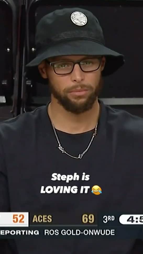 ゴールデンステート・ウォリアーズのインスタグラム：「Make that @aja22wilson’s 6th 30-PT game of the szn, and @StephenCurry30 is LOVING it 😂  4Q live on ESPN2」