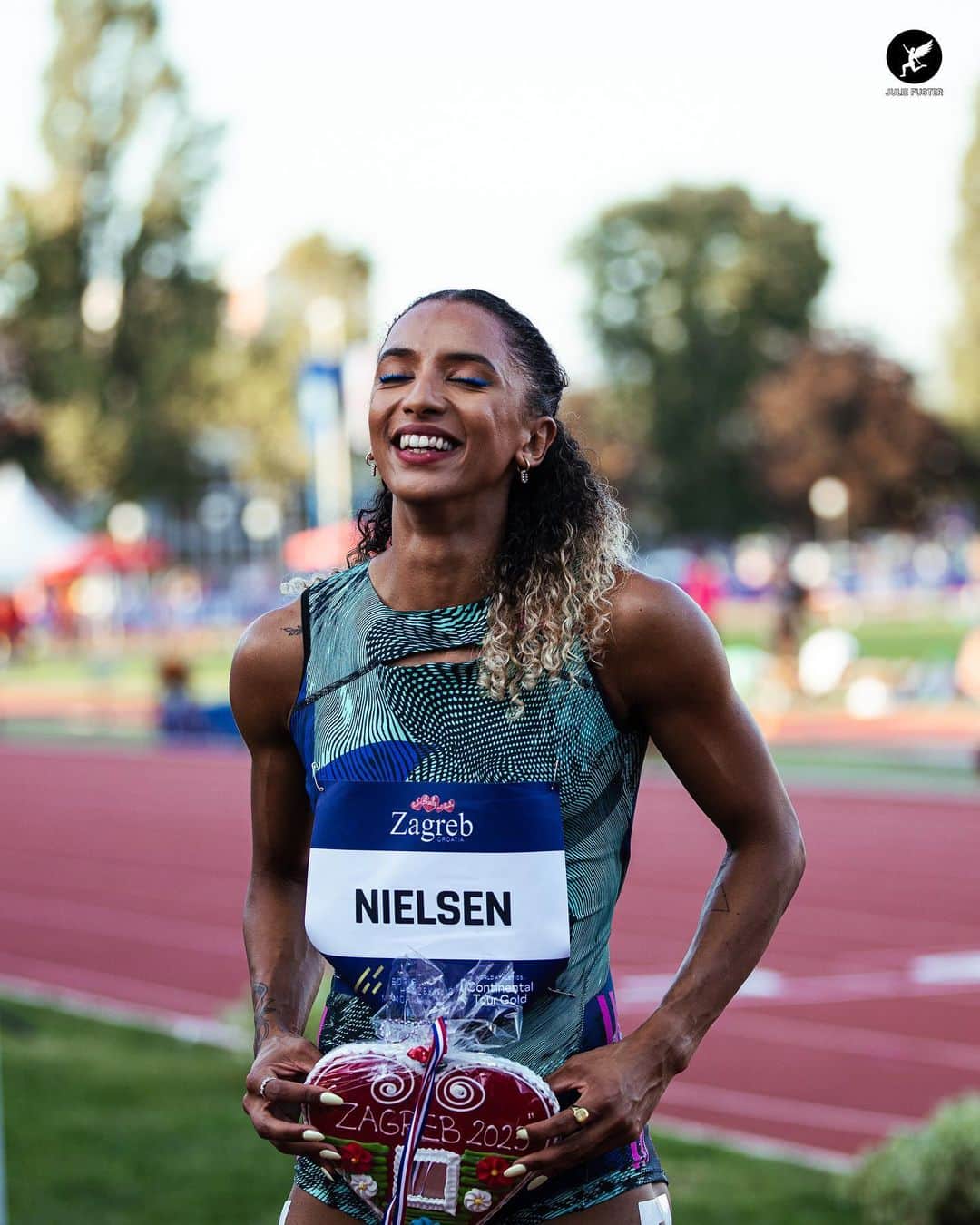 Laviai NIELSENのインスタグラム：「Amazing finish and first ever Gold Tour win 🥇🤩」