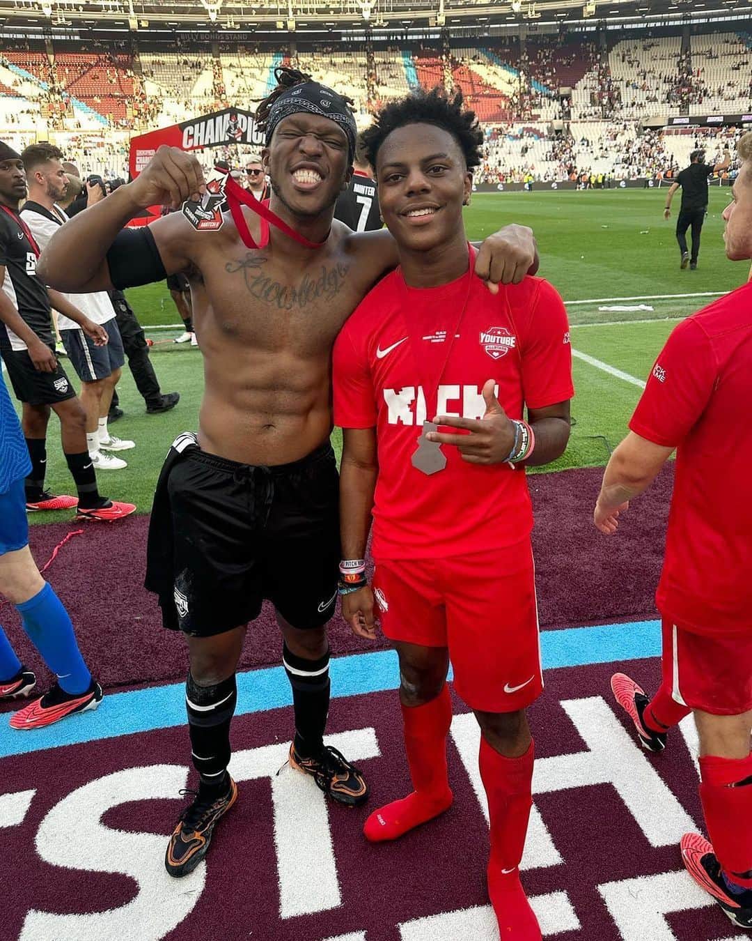 YouTubeのインスタグラム：「the best charity match yet. top day, top play, top vibes ❤️ 🏆 @sidemen」