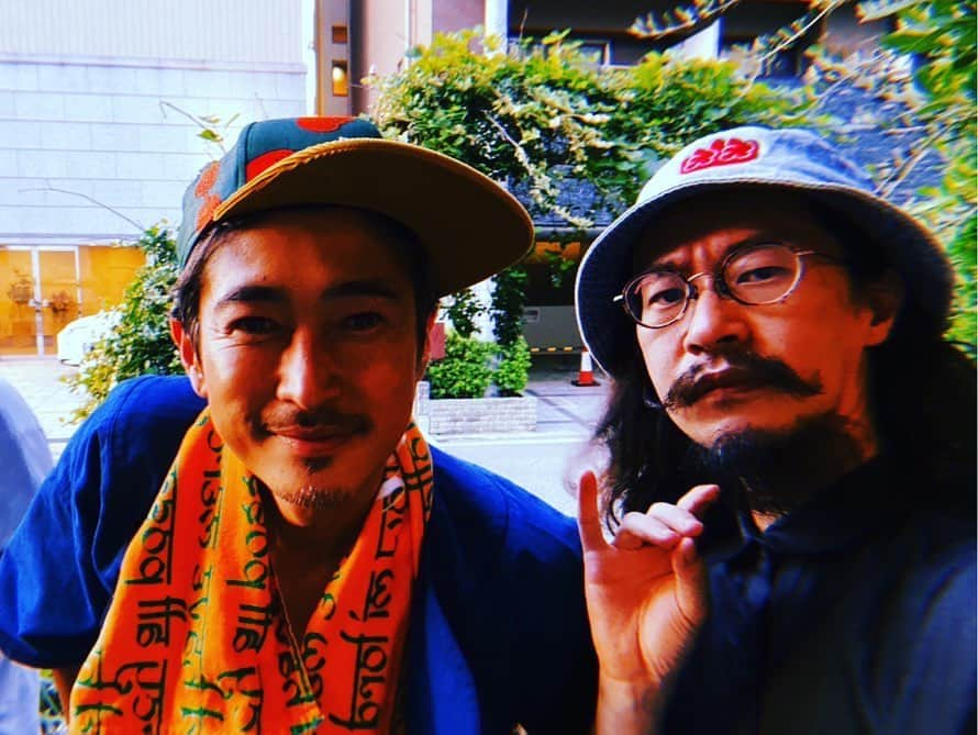 窪塚洋介さんのインスタグラム写真 - (窪塚洋介Instagram)「Volare 9周年 おめでとさんです🥗✨  in Between Bluesの藍染や素敵な仲間たちとDJと、 元気なフード＆ドリンクに囲まれて、 楽しい1日を過ごさせてもらいました♪」9月11日 6時06分 - yosuke_kubozuka