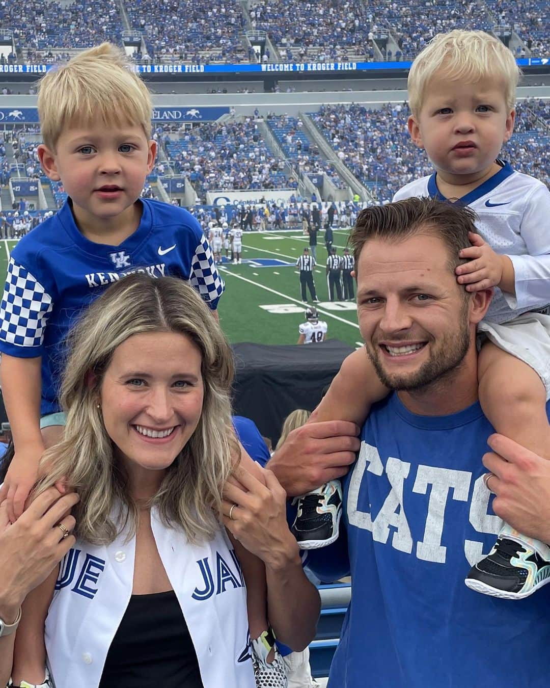 ジョシュ・ホプキンスのインスタグラム：「Gotta learn ‘em early. #BBN」