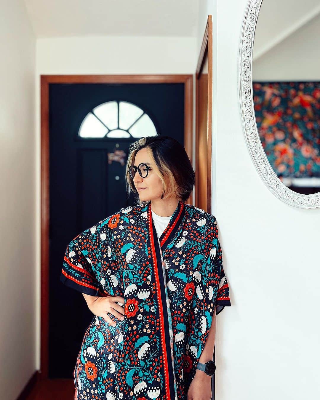 Dinara Mirtalipovaのインスタグラム：「Sunday in my Vismaya kimono @vismayacollection  #mirdinarascarves」