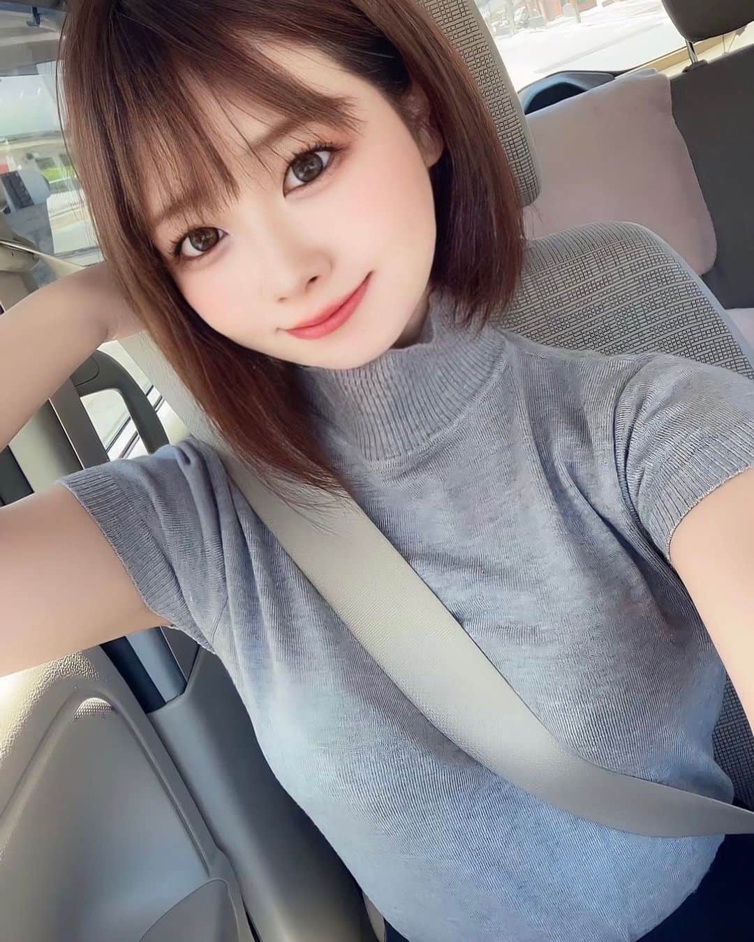 えれなのインスタグラム：「イベント終わったからか お肉食べたい欲がすごい。 お肉食べたい🥩🥩🥩 .  #バーレスク大阪#バーレスク大阪えれな  #バーレスク#バーレスク東京 #北新地#グラビア  #童顔女子#ロリ #アイドル #インスタ映え #グラビア撮影 #ロリ顔 #大阪#梅田#ショートヘアー  #あざとかわいい  #タイトスカート #パイスラ  #彼女とデートなうに使っていいよ  #ニット #ニットコーデ  #burlesque#burlesqueosaka #gravureidol  #gravure#japanesegirl」
