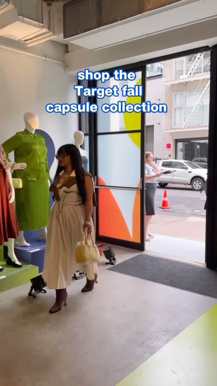 Targetのインスタグラム：「Hi from NYC! 🗽Reporting from the big apple to celebrate our Fall capsule collection with some friends. Buttery tees, cargo pants, denim jackets and more! 🍂  Best part is, you can shop it all now. 🏃‍♀️ Link in bio.」