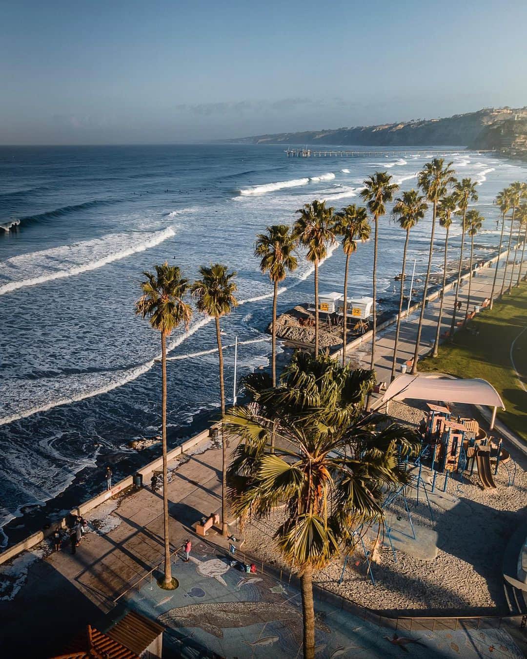 Travel + Leisureさんのインスタグラム写真 - (Travel + LeisureInstagram)「Photo by @mr_kwu 🌴 San Diego's biggest draw isn't a flashy tourist attraction — it's a state of mind. After all, when the average year-round high temperature is a comfortable 72 degrees, worries melt away and a sunny attitude radiates. Planning a trip? Get our travel guide at the link in bio.」9月11日 8時05分 - travelandleisure