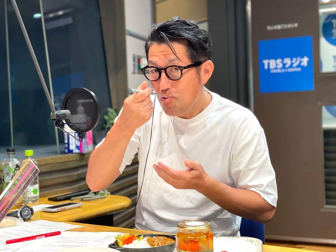 TBSラジオ「ジェーン・スー 生活は踊る」のインスタグラム：「. そのまま食べても甘い！ #スイートカクテルペッパー  ご存知でしょうか。 ポリポリいけちゃいます。  無料で楽しめる #動物園 情報🫎 行った際は、 ぜひグッズなどを買って応援を！  #生活は踊る #ジェーンスー #小笠原亘 #野崎浩貴」