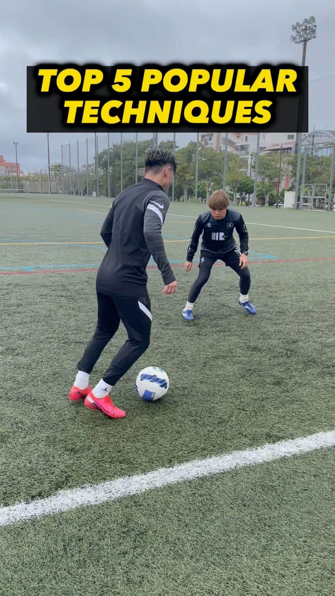のインスタグラム：「. What is everyone's favorite trick?  Follow me ⬇️ @tamakou0908   #サッカー#サッカードリブル#サッカー少年#サッカーママ#サッカーパパ#たまこう#長崎総附サッカー部#サッカースクール#soccer#football#footballskill #soccerskills #footballplayer #soccerplayer」