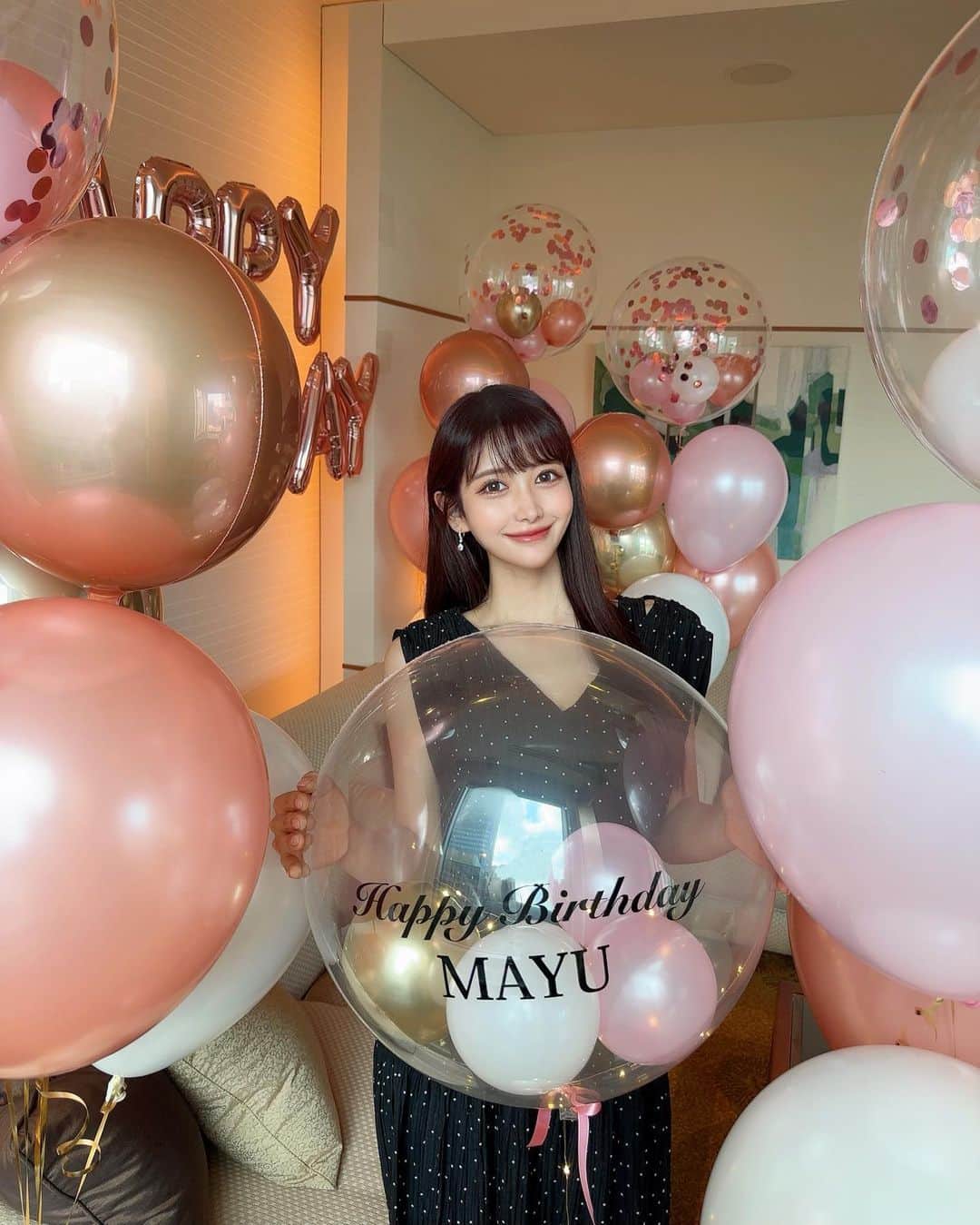MAYUさんのインスタグラム写真 - (MAYUInstagram)「. わーいっ👸💖🤍 みんな、お誕生日おめでとうコメントありがとう！💖 . とっても嬉しいです😆🩷 . . #birthday#happybirthday#birthdaygirl#birthdayparty#balloons#balloon#balloondecor#japan#japanesegirl#誕生日#誕生日会#誕生日バルーン#バルーン装飾」9月11日 18時26分 - mayu.kina_golf