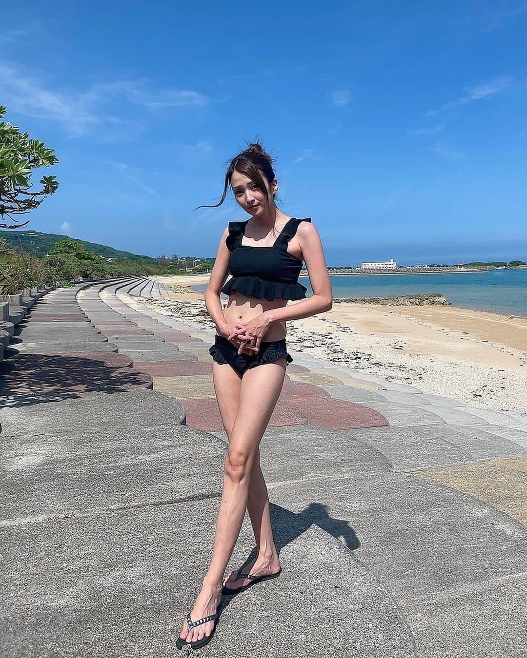 黒沢美怜さんのインスタグラム写真 - (黒沢美怜Instagram)「10年以上ぶりの沖縄の海🏖️✨  キラキラしてて綺麗でお魚もいたよ🐠🌟  ダイビングライセンスいい加減使わないと勿体無いね😆💦  仲間とはしゃいで日焼けして素敵な夏の思い出☀️  #沖縄 #沖縄旅行 #海 #沖縄の海」9月11日 18時27分 - kurosawamirei